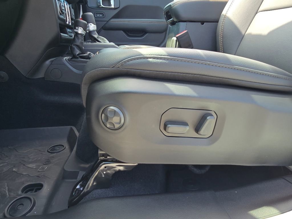 New 2025 Jeep Wrangler Sahara image 9