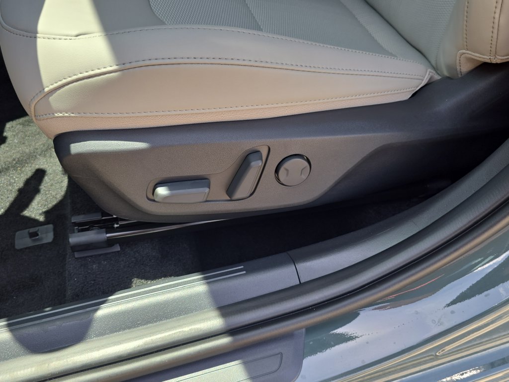New 2026 Kia Niro EX FWD image 20