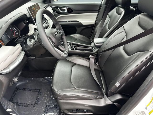 Used 2024 Jeep Compass Limited image 10