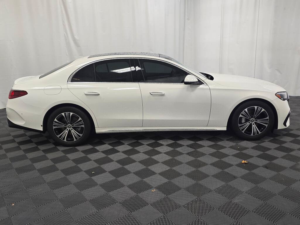 Used 2024 Mercedes-Benz E 350 4MATIC Sedan image 7
