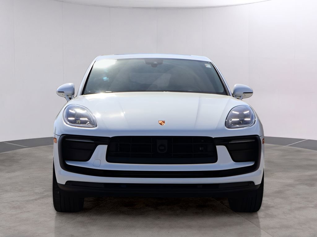 Certified 2023 Porsche Macan image 12