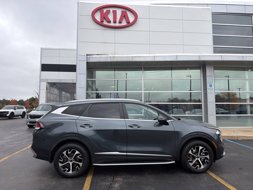 Used 2023 Kia Sportage EX AWD/4WD image 2