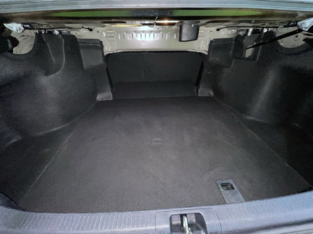 Used 2022 Toyota Camry LE image 26