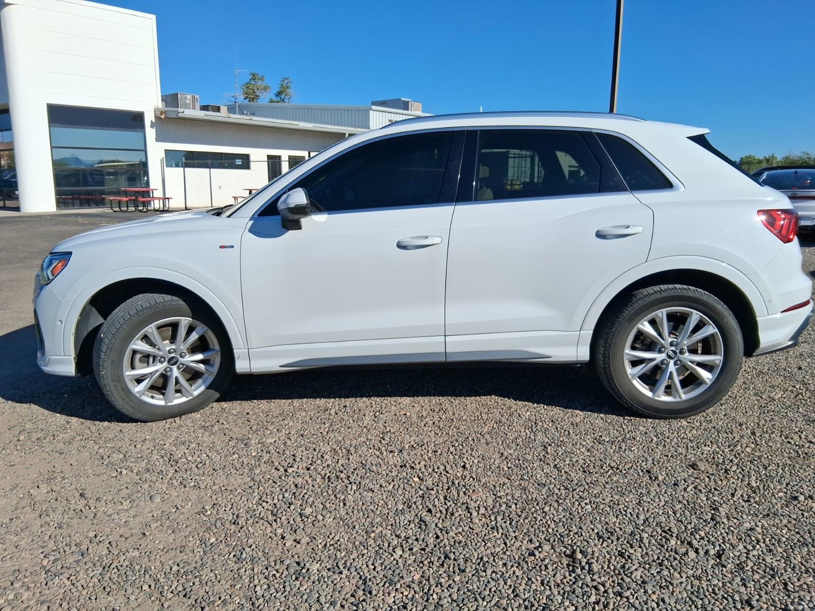 Used 2021 Audi Q3 2.0T Premium Plus w/ Premium Plus Package AWD/4WD image 2