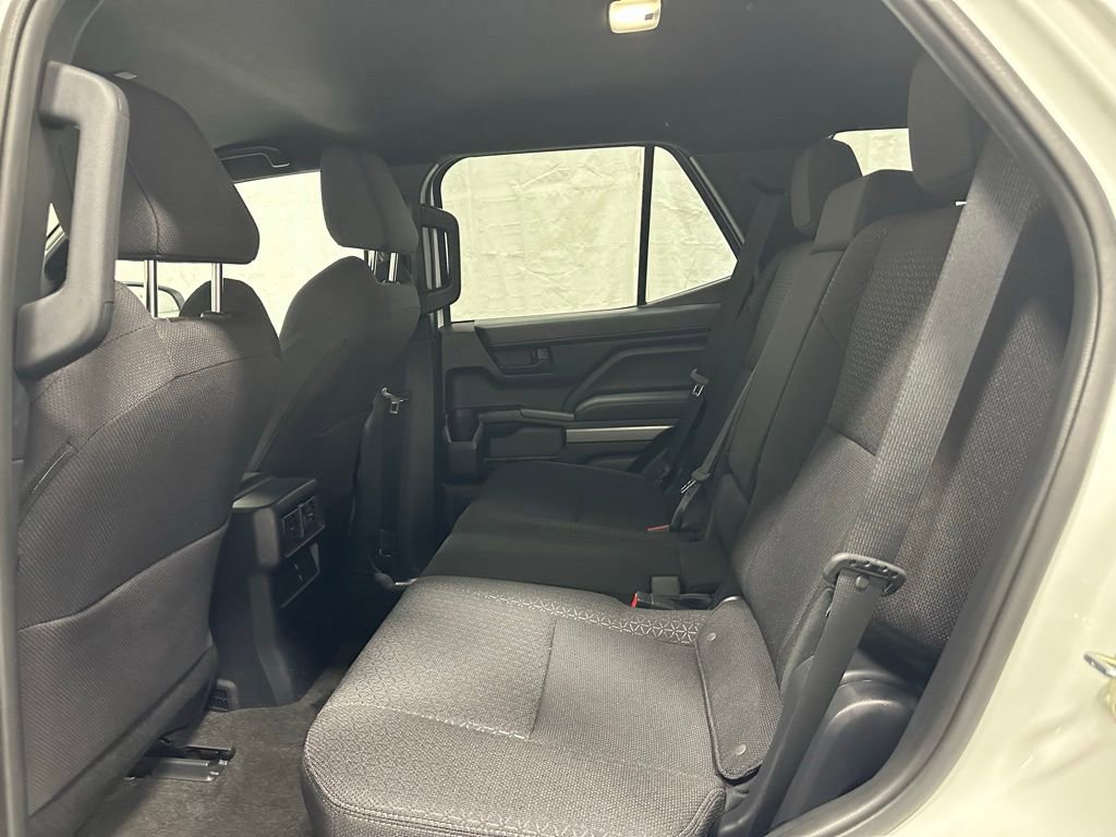 Used 2025 Toyota 4Runner SR5 AWD/4WD image 45