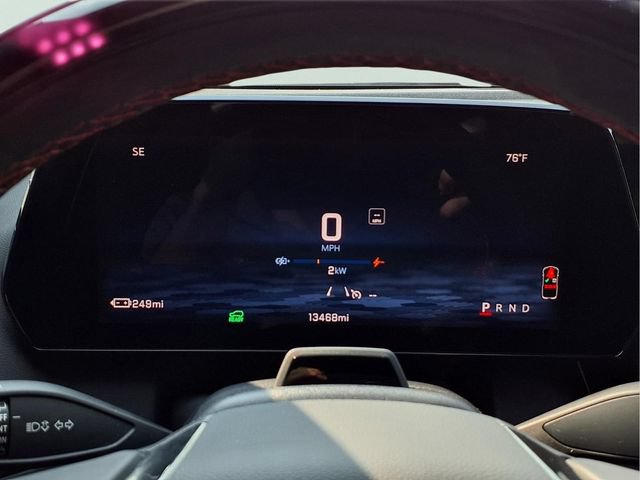 Used 2024 Chevrolet Equinox EV RS FWD image 15