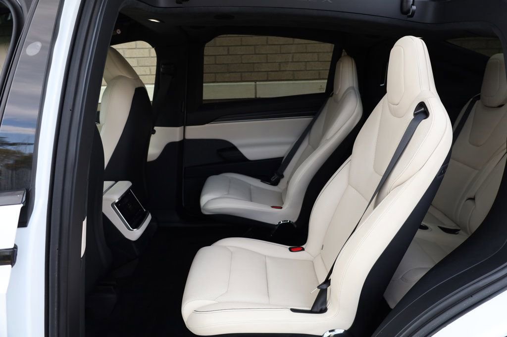 Used 2022 Tesla Model X Plaid image 21