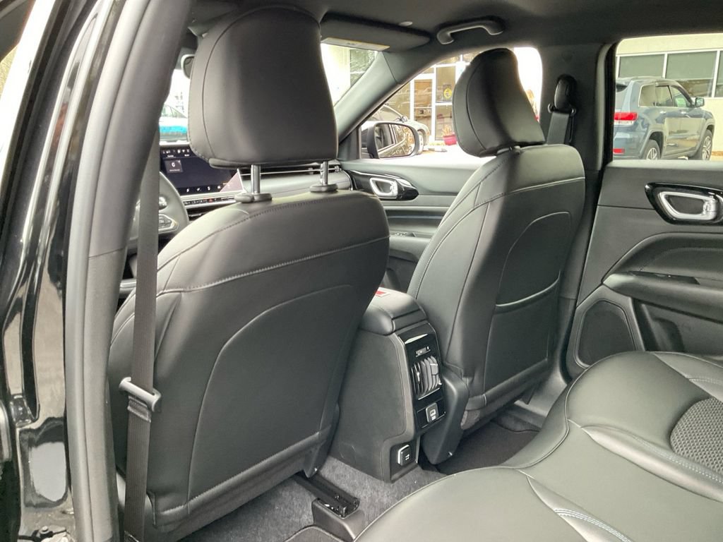 New 2026 Jeep Compass Latitude AWD/4WD image 29