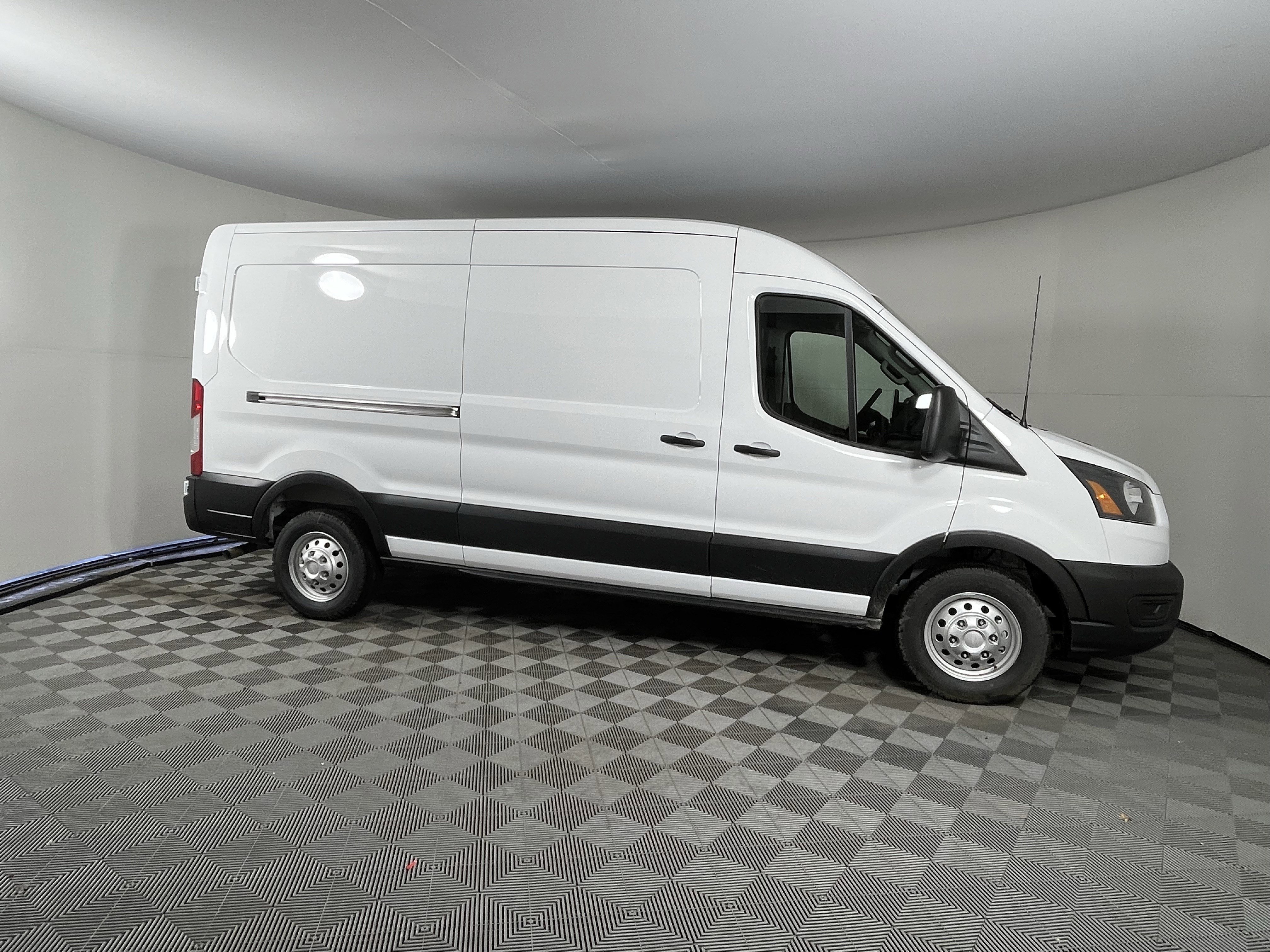 New 2026 Ford Transit 250 148 Medium Roof Extended AWD image 6
