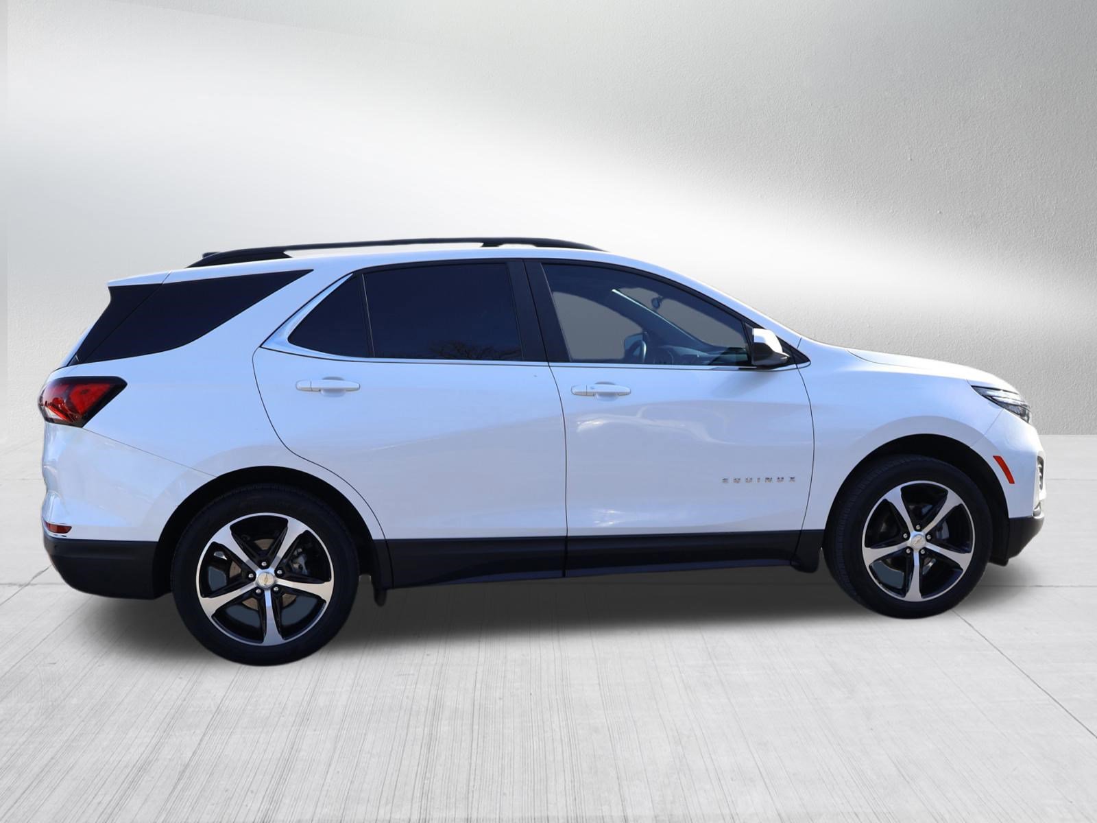 Used 2022 Chevrolet Equinox LT image 8