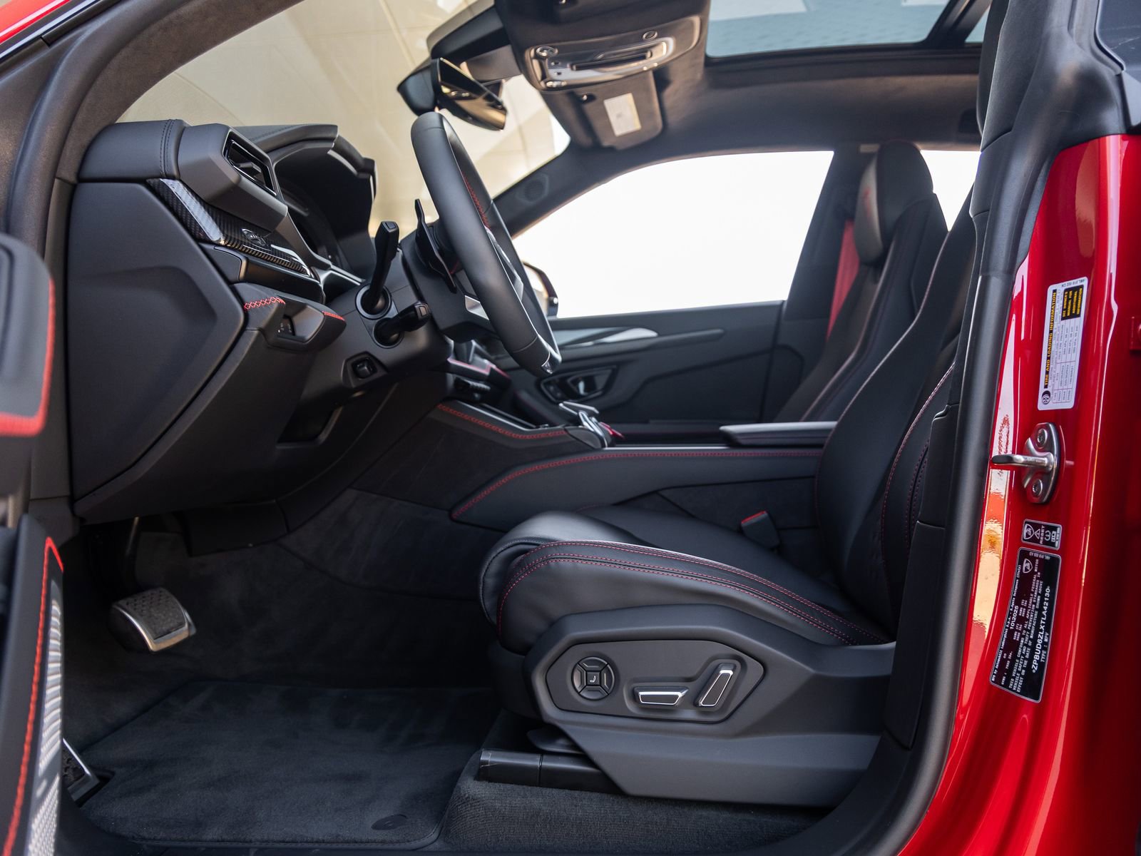 Used 2026 Lamborghini Urus SE image 23