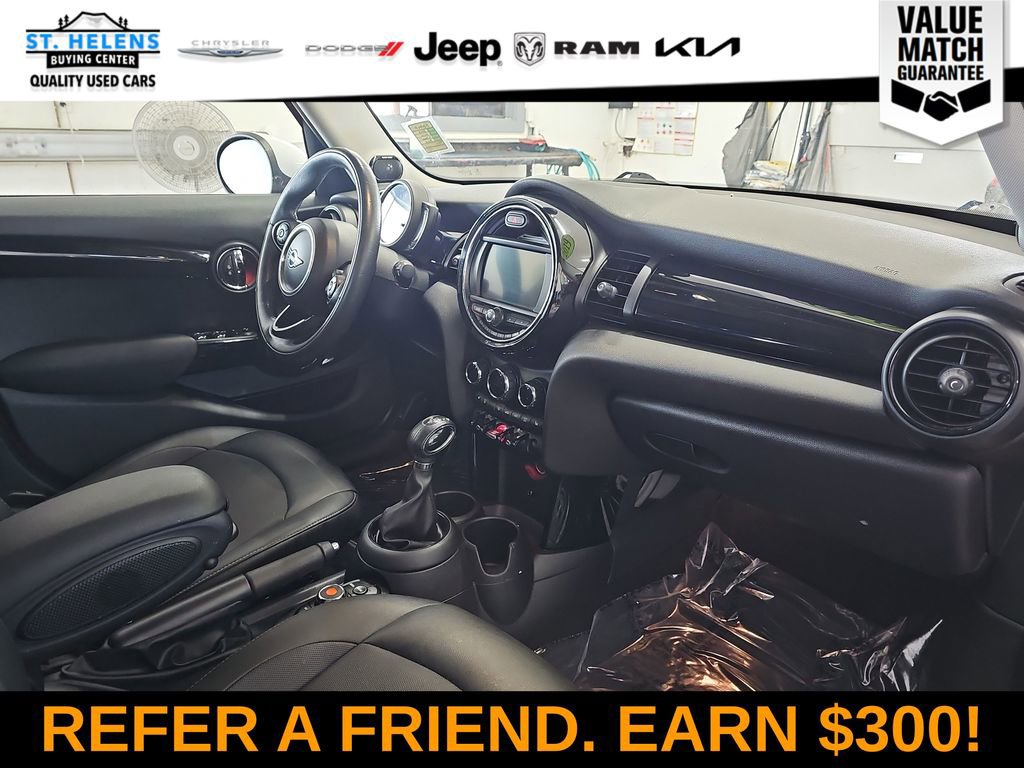 Used 2019 MINI Cooper 4-Door Hardtop w/ Premium Package FWD image 25