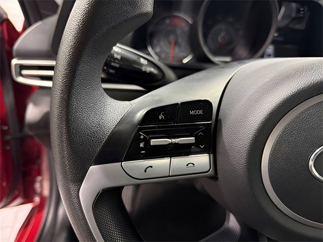 Used 2023 Hyundai Elantra SE image 16