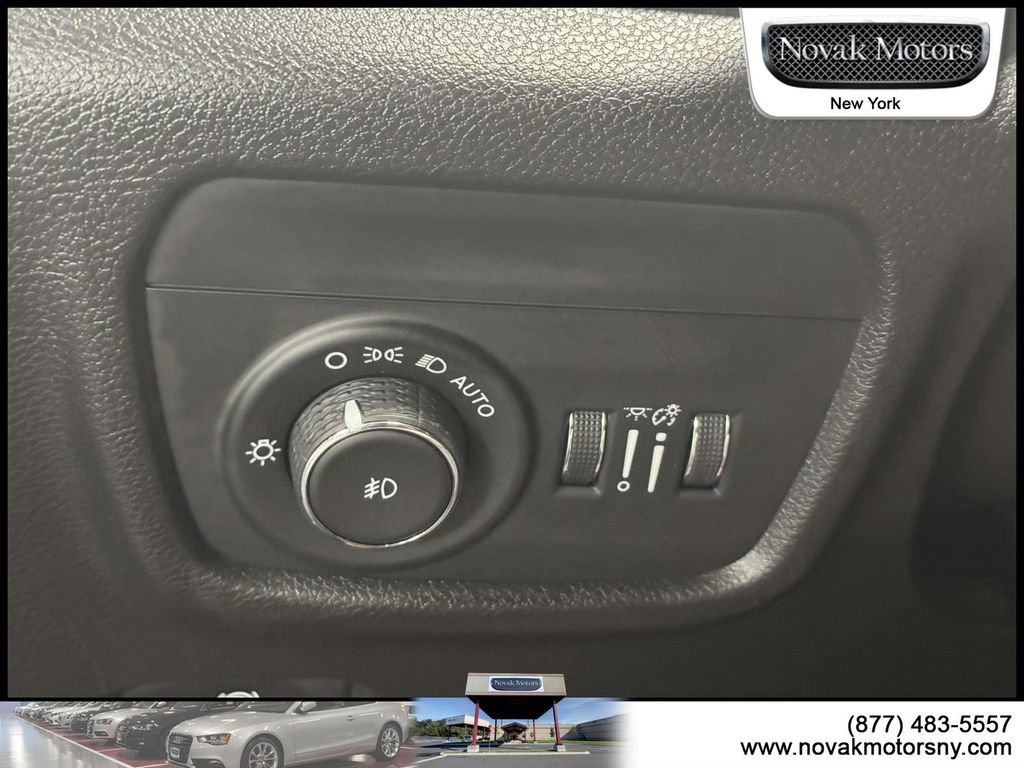 Used 2023 Jeep Grand Cherokee L Limited AWD/4WD image 14