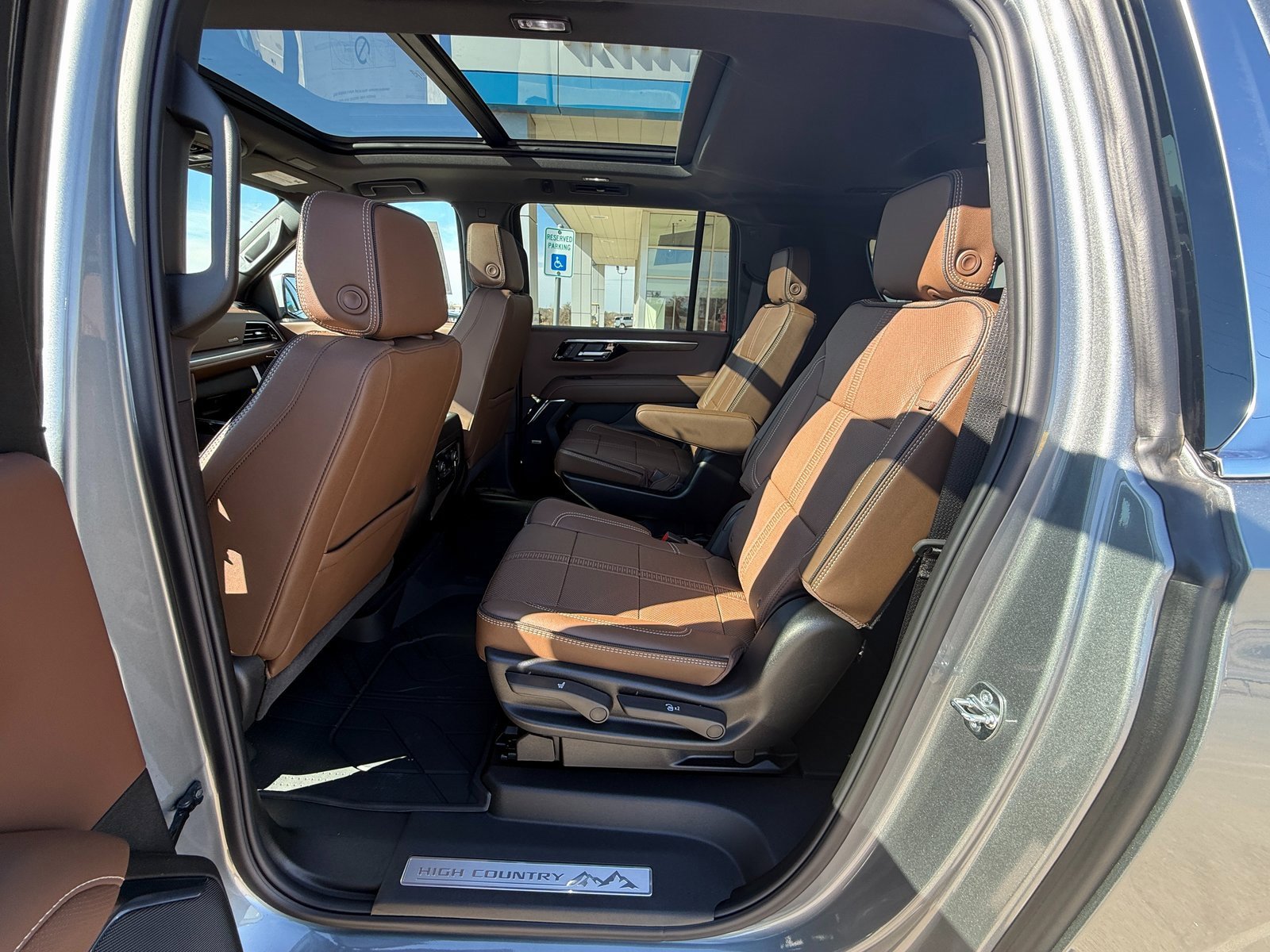 New 2026 Chevrolet Suburban High Country image 13