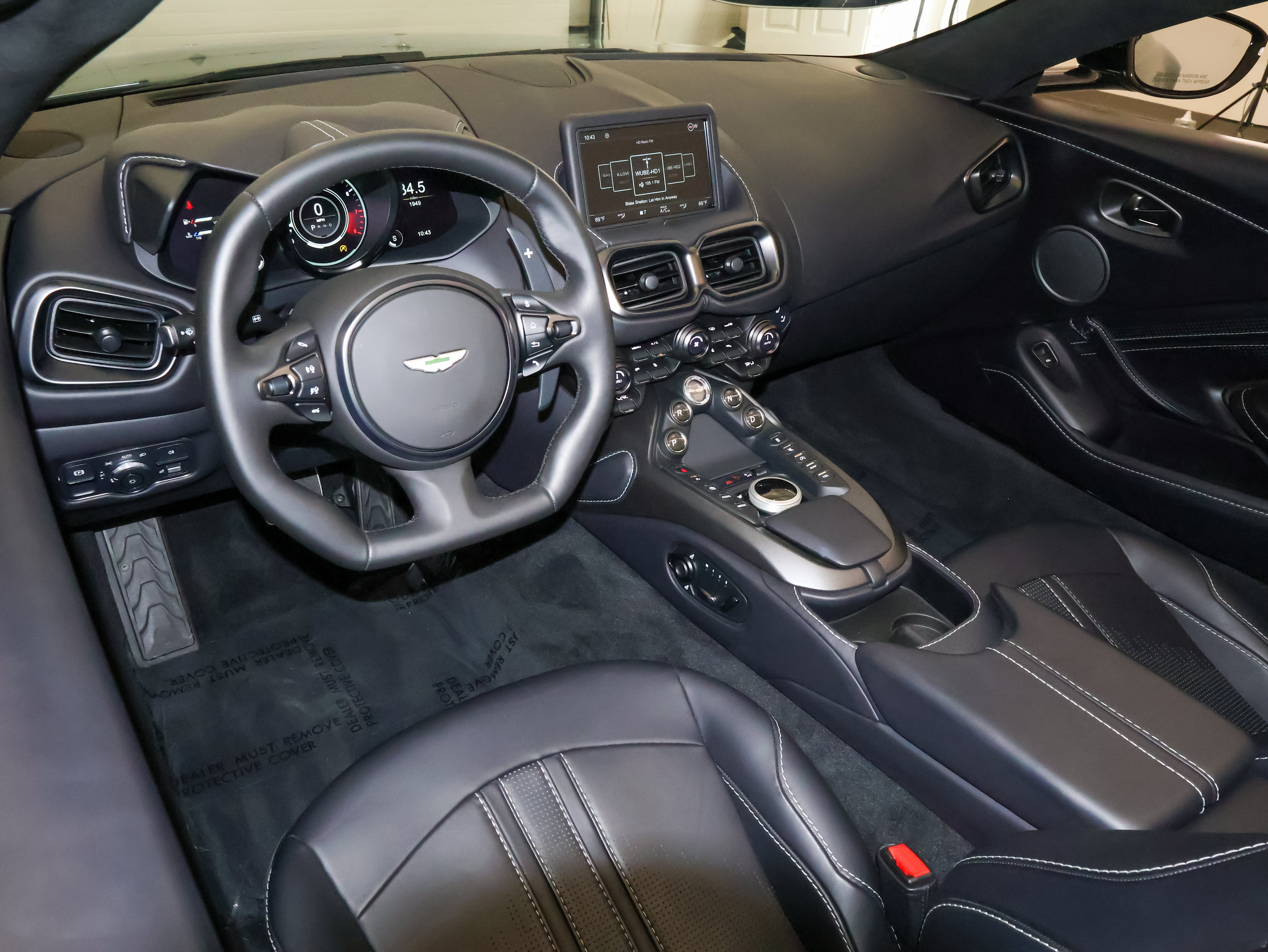 Used 2023 Aston Martin V8 Vantage Roadster RWD image 20