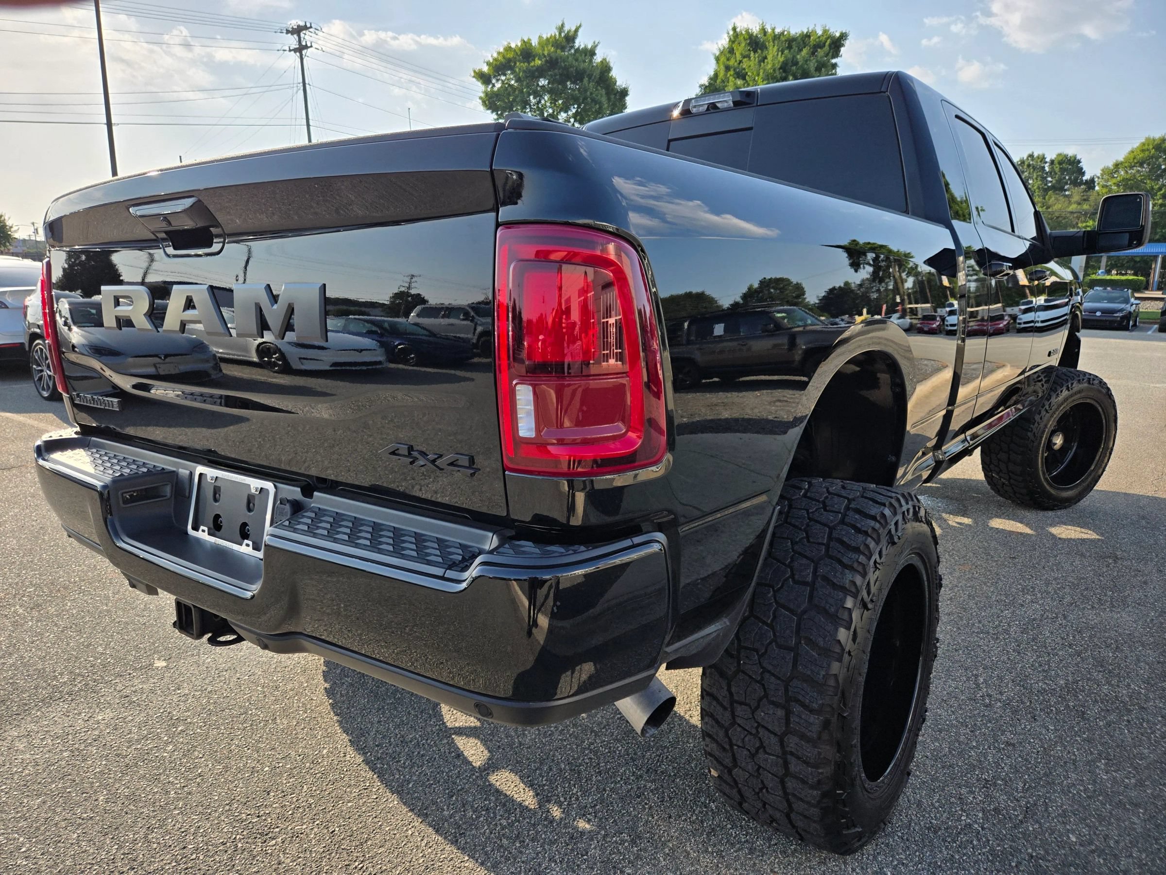 Used 2025 RAM 2500 Laramie w/ Night Edition AWD/4WD image 5