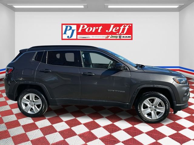 Used 2022 Jeep Compass Latitude image 3