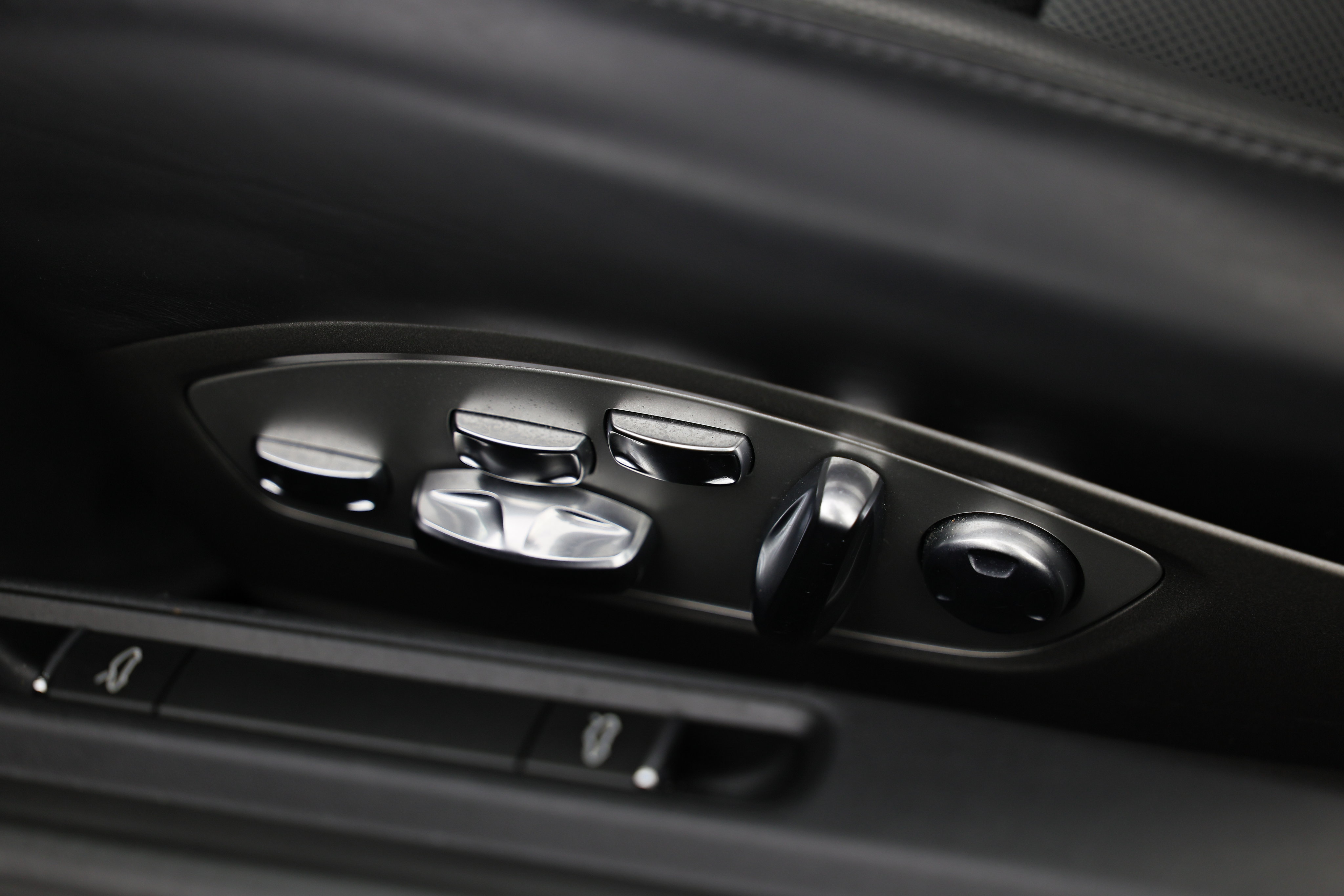 Certified 2024 Porsche 718 Cayman S RWD image 28