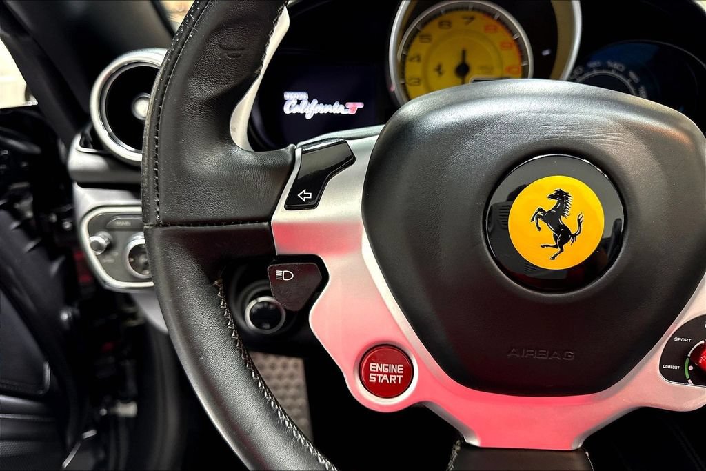 Used 2015 Ferrari California T RWD image 11