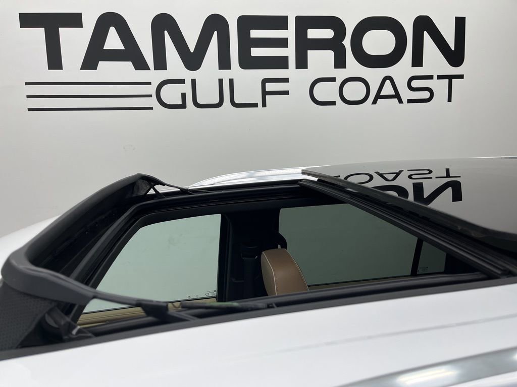 Used 2021 Chevrolet Suburban Premier w/ Premium Package image 11