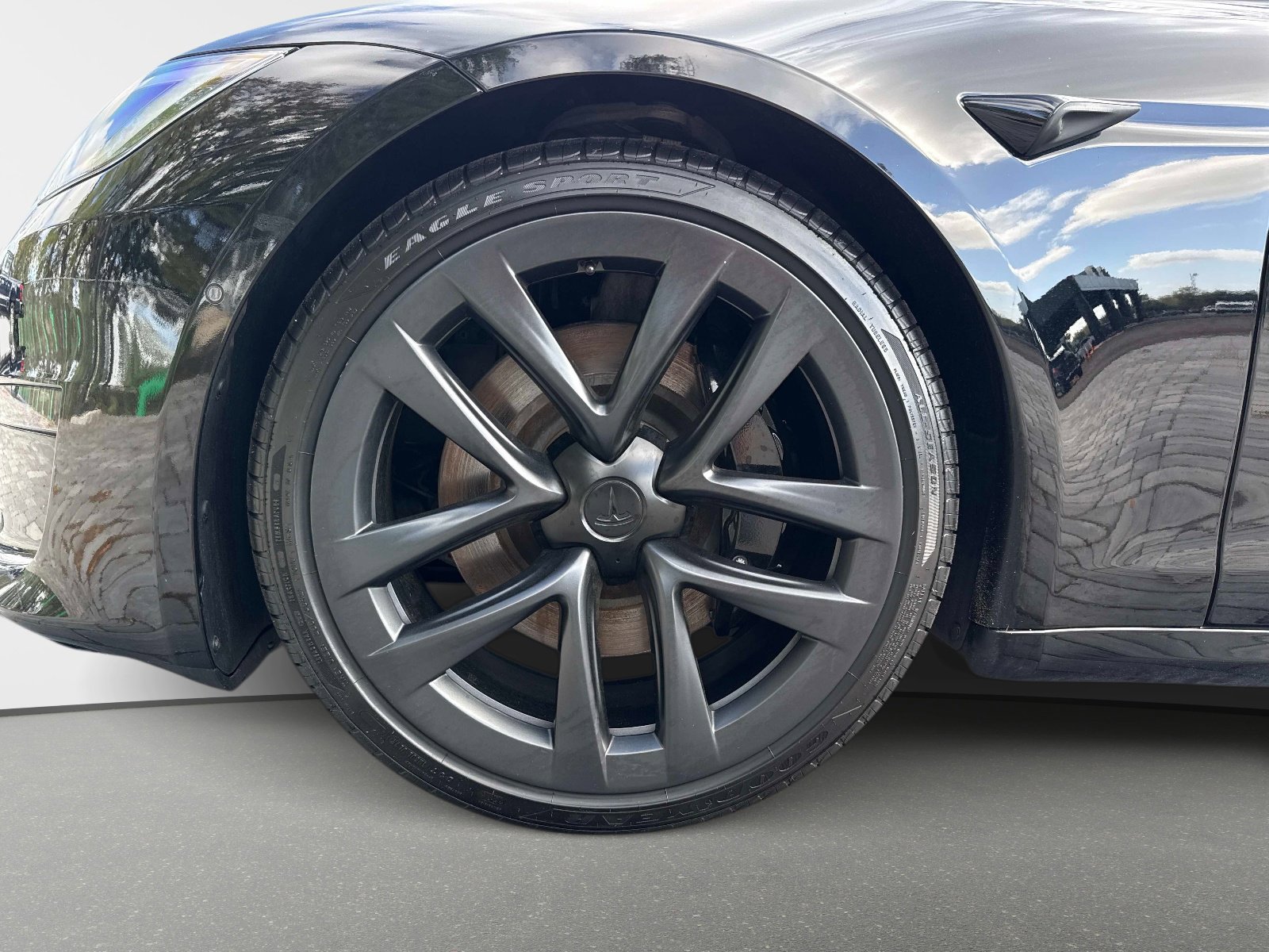 Used 2023 Tesla Model S image 11