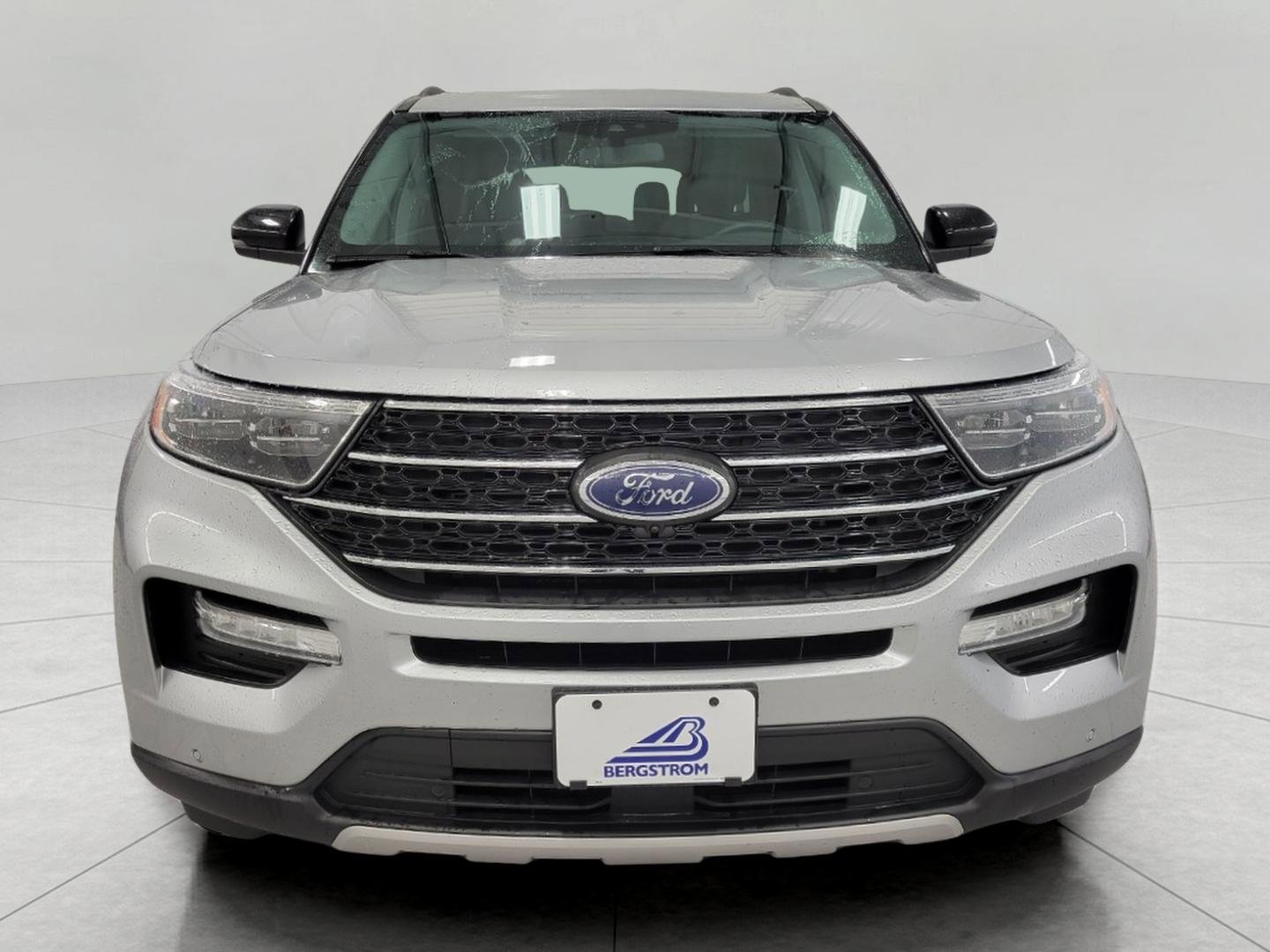 Used 2023 Ford Explorer XLT w/ Equipment Group 202A AWD/4WD image 14