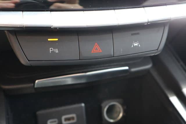 Used 2025 Cadillac XT4 Premium Luxury FWD image 24