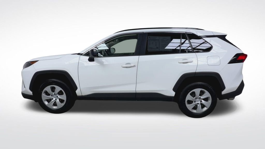 Used 2019 Toyota RAV4 LE image 5
