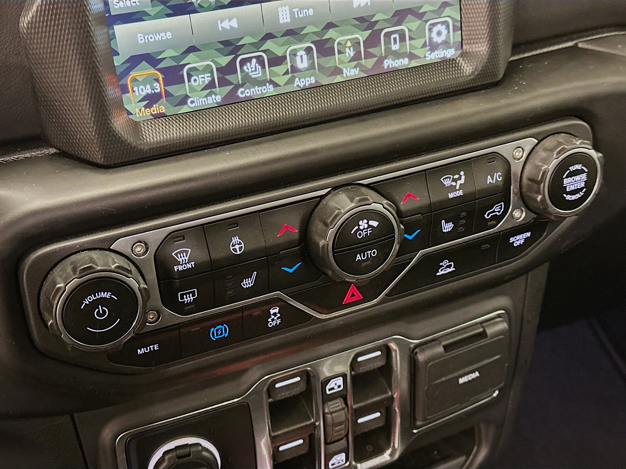 Used 2023 Jeep Wrangler Sahara w/ Cold Weather Group image 24