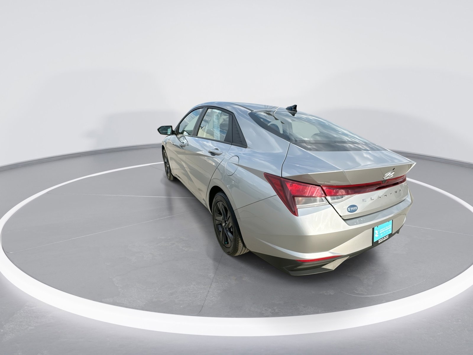 Used 2021 Hyundai Elantra SEL w/ Convenience Package image 6