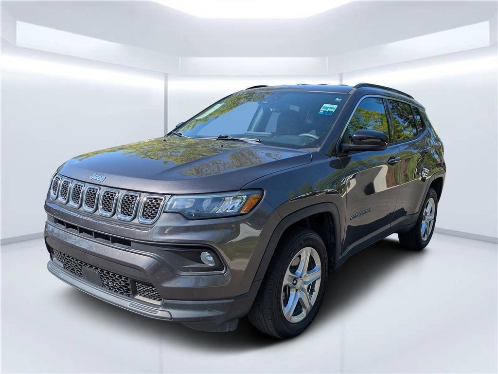 Used 2023 Jeep Compass Latitude w/ Convenience Group AWD/4WD image 11