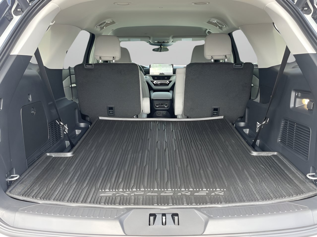 New 2026 Ford Explorer Active w/ Active Comfort Package AWD/4WD image 9