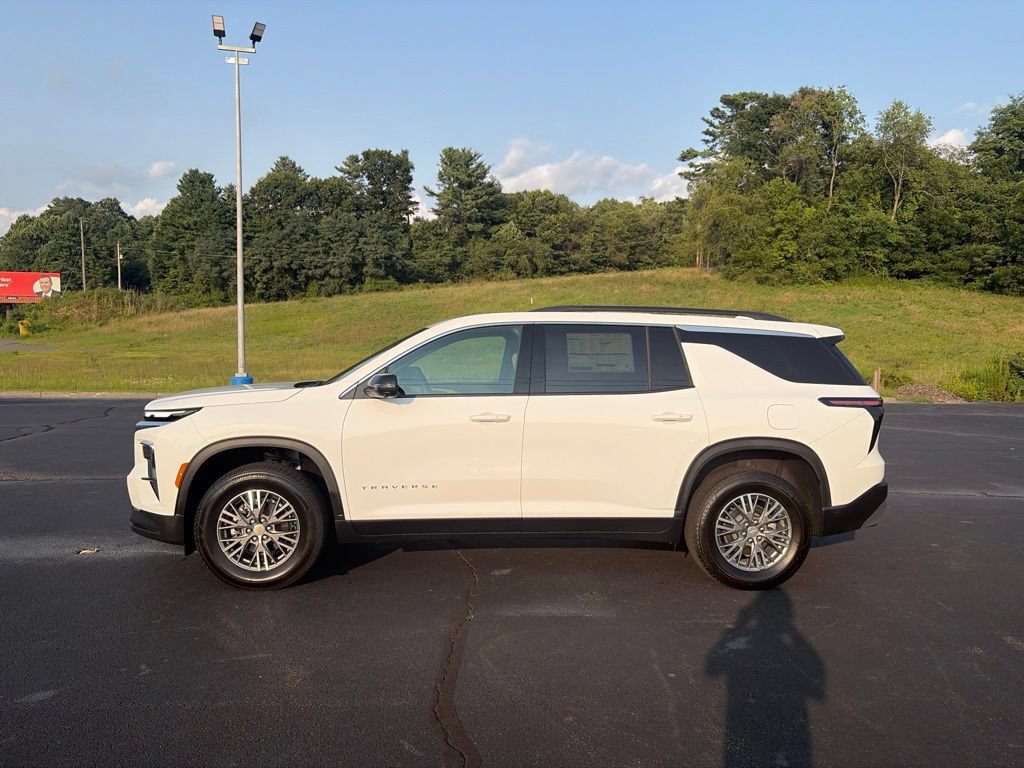New 2026 Chevrolet Traverse LT w/ Driver Confidence Package AWD/4WD image 5
