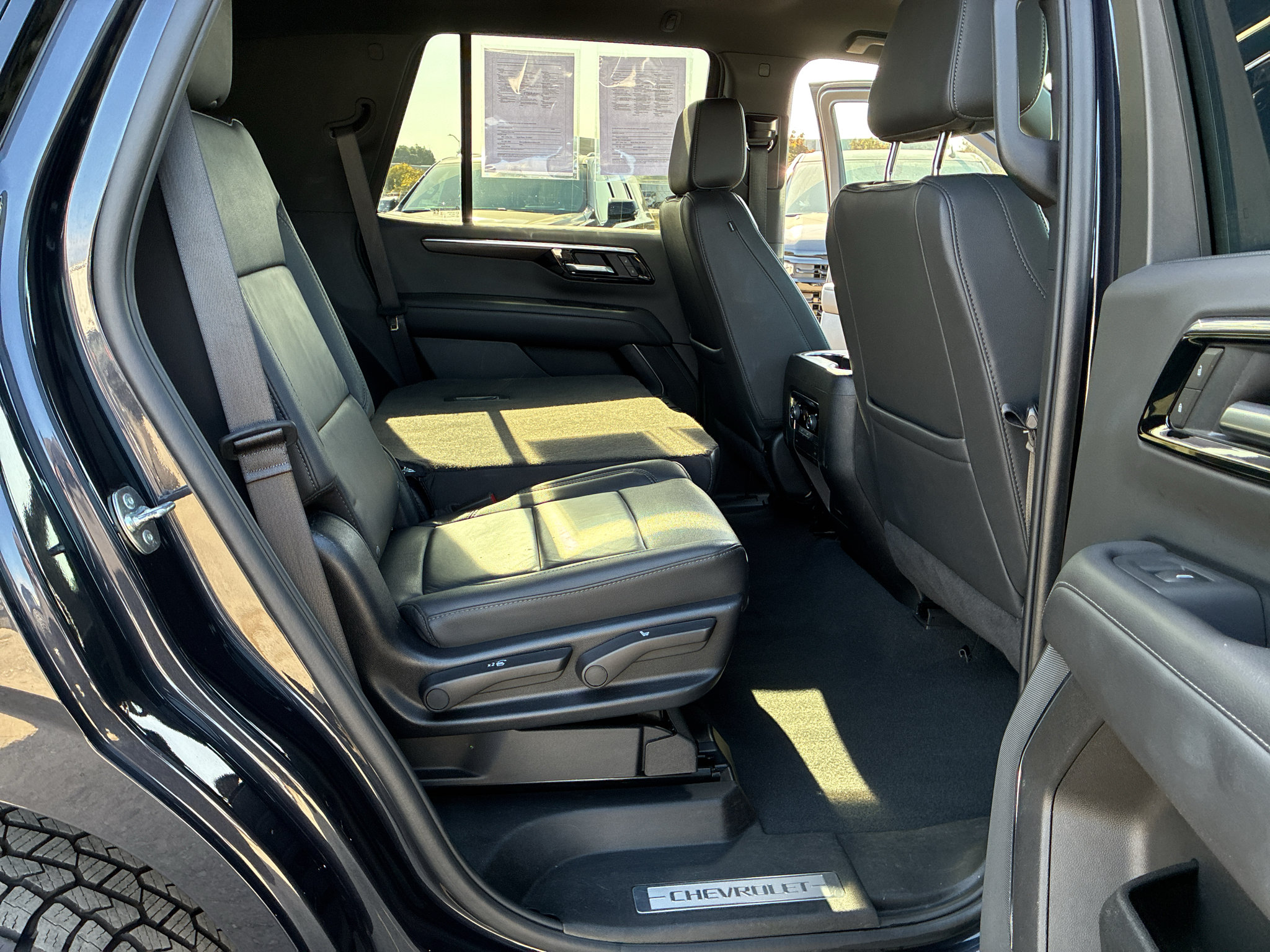 Used 2025 Chevrolet Tahoe Z71 AWD/4WD image 52