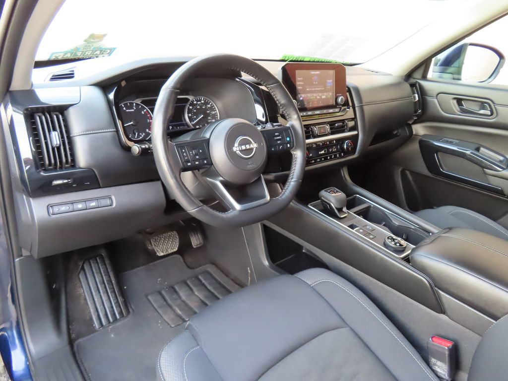 Used 2024 Nissan Pathfinder SV AWD/4WD image 27