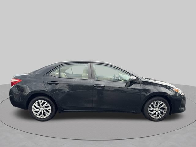 Used 2017 Toyota Corolla LE w/ Carpet Mat Package (TMS) FWD image 4