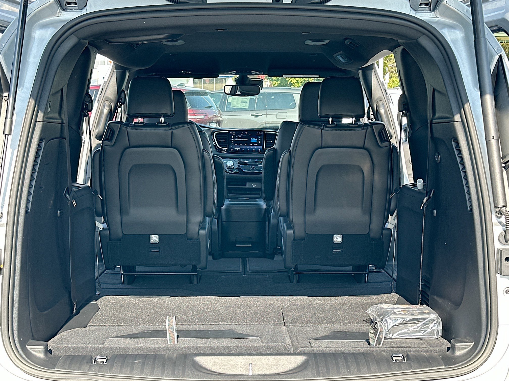 New 2026 Chrysler Pacifica Select image 7