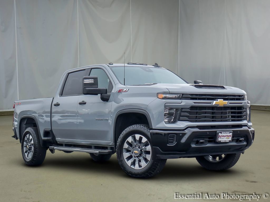 Used 2025 Chevrolet Silverado 2500 Custom w/ Custom Value Package AWD/4WD image 2