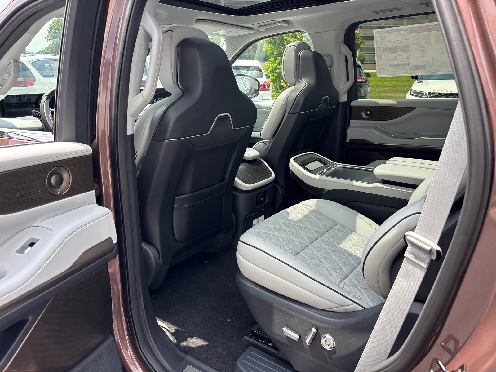 New 2027 Lincoln Navigator Black Label AWD/4WD image 27
