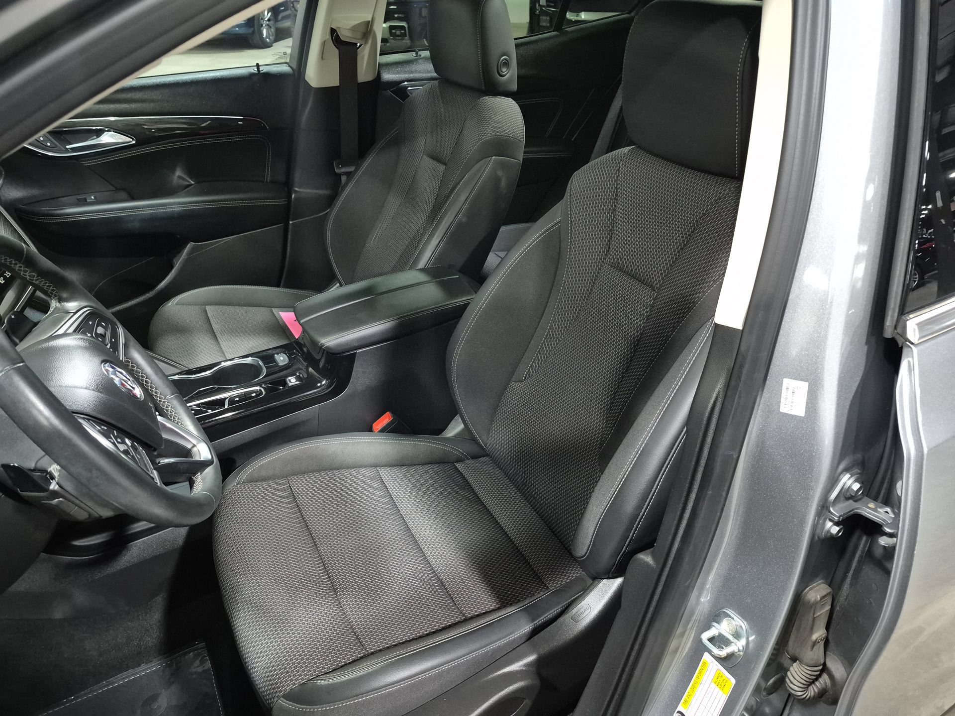 Certified 2023 Buick Envision Preferred AWD/4WD image 19