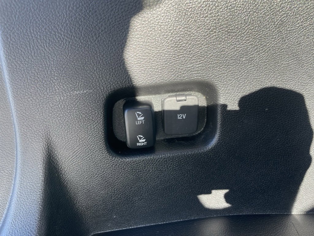 Used 2023 Ford Edge Titanium image 34