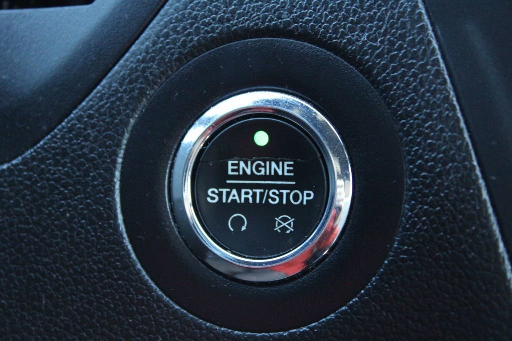 Used 2018 Ford Explorer XLT image 31