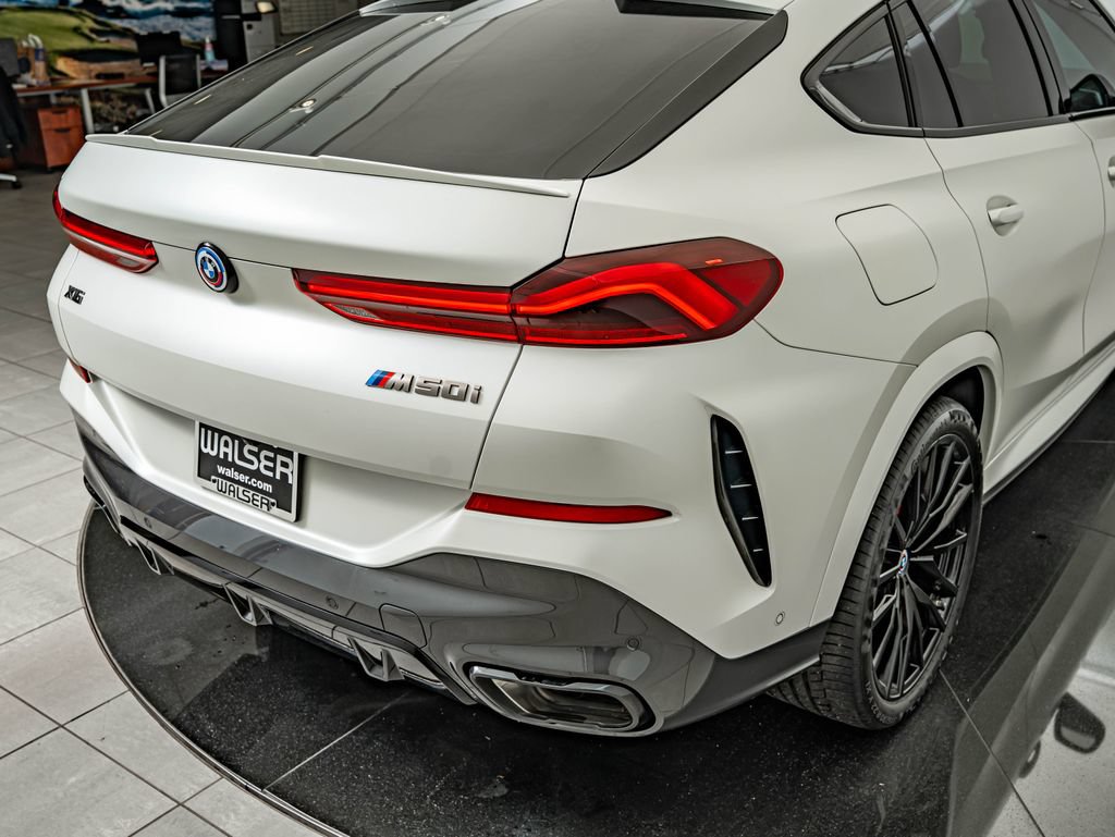 Used 2023 BMW X6 M50i AWD/4WD image 16