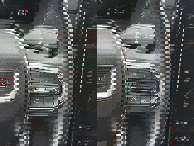 Used 2024 GMC Acadia Elevation image 29