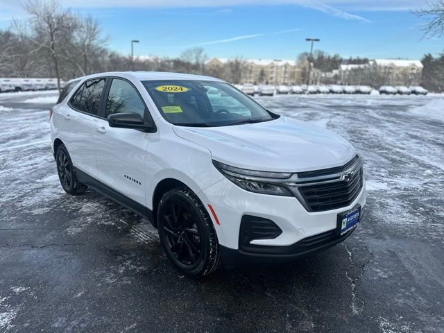 Used 2024 Chevrolet Equinox LS w/ LS Convenience Package image 3