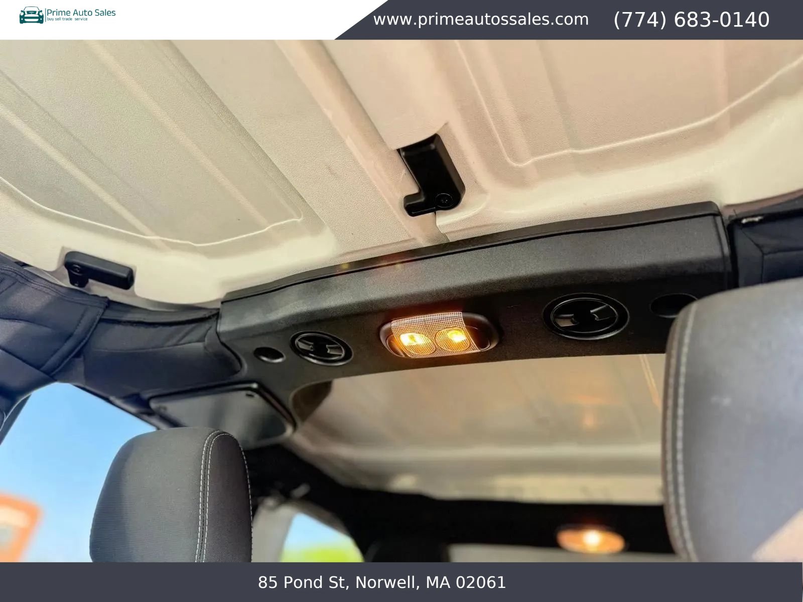 Used 2016 Jeep Wrangler Unlimited Sahara w/ Dual Top Group AWD/4WD image 28