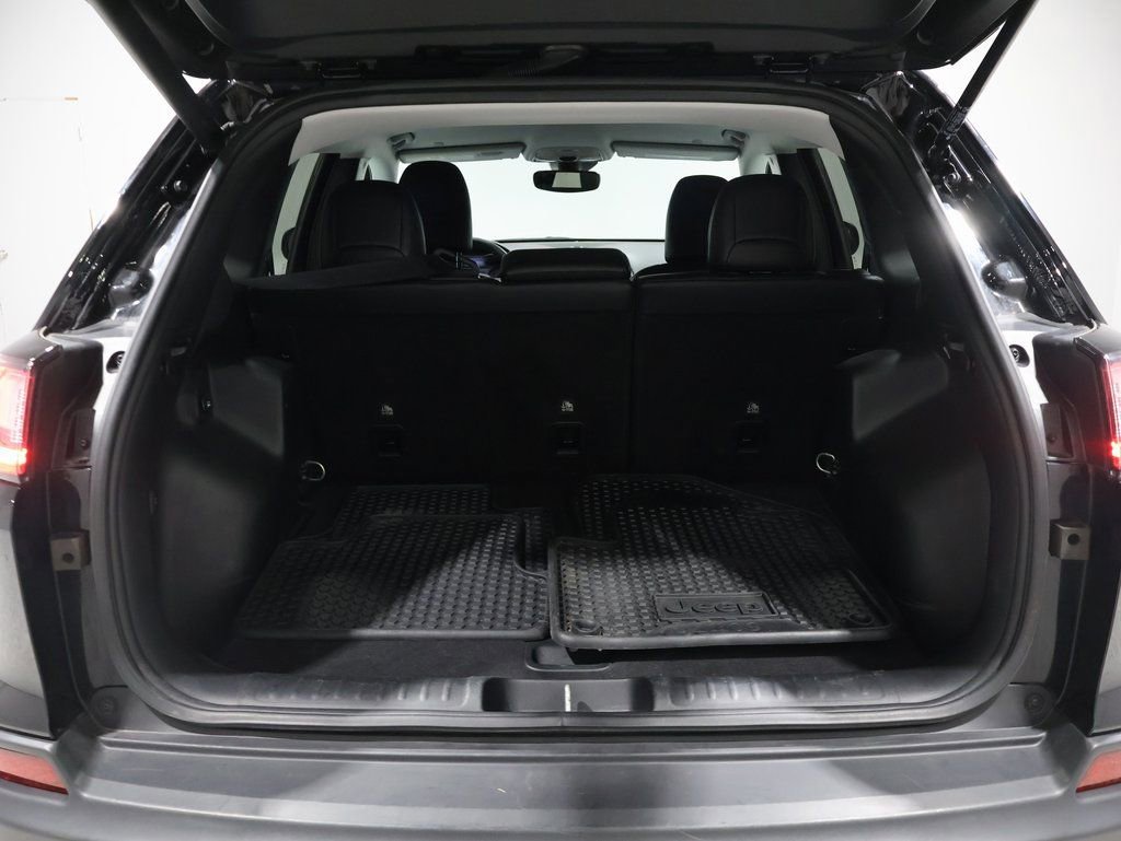 Used 2022 Jeep Cherokee Trailhawk w/ Comfort/Convenience Group image 18