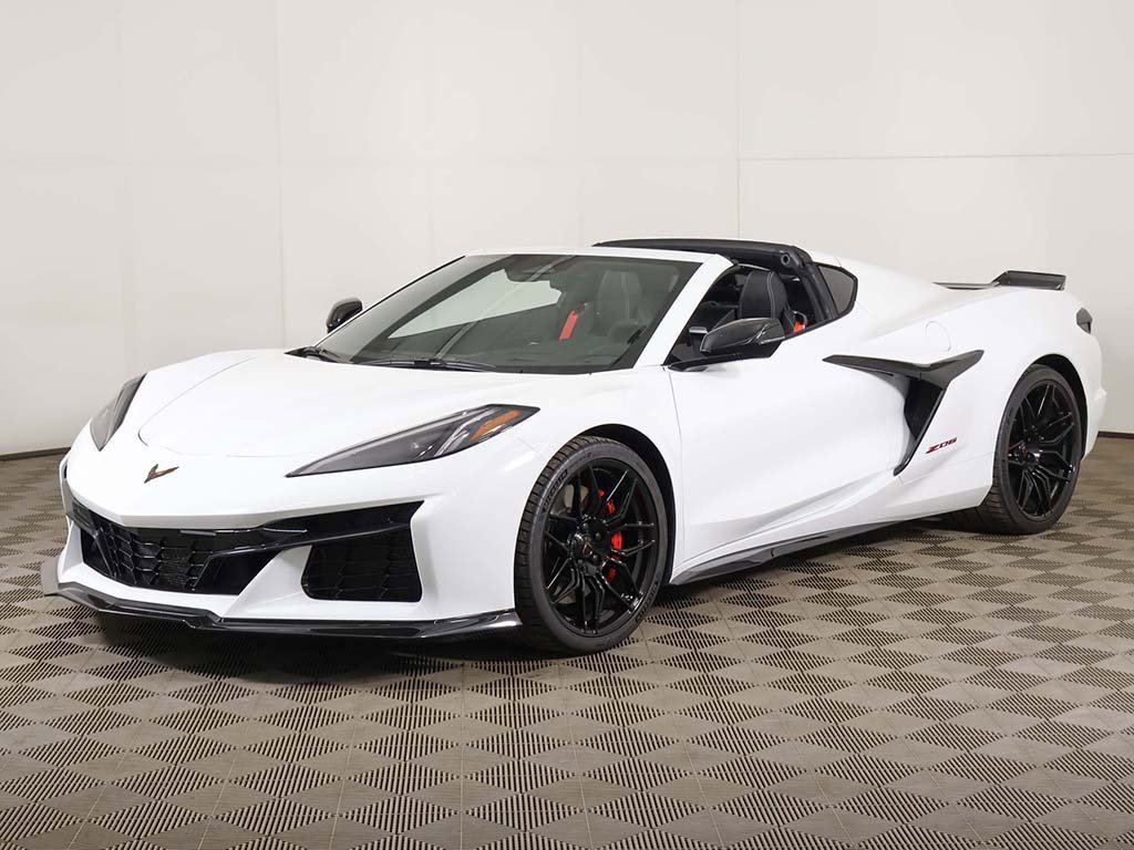 Used 2025 Chevrolet Corvette Z06 w/ Battery Protection Package image 9