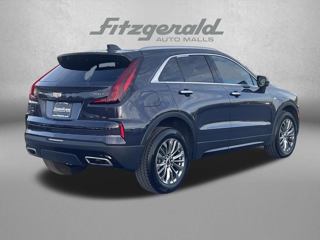 Used 2025 Cadillac XT4 Premium Luxury image 7